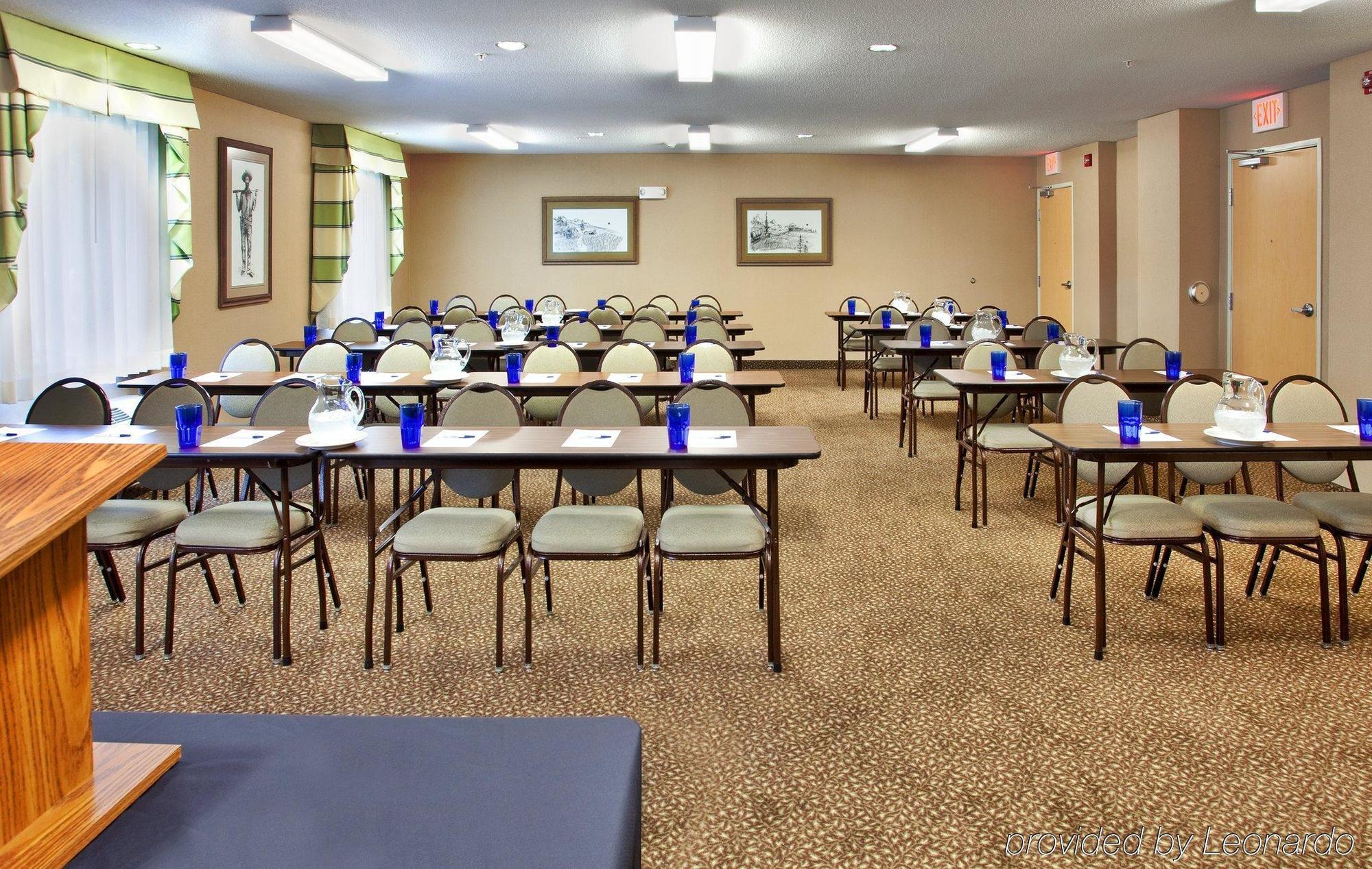 Holiday Inn Express Warrenton By Ihg Экстерьер фото