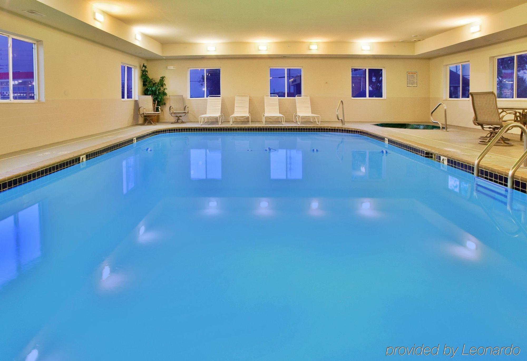 Holiday Inn Express Warrenton By Ihg Экстерьер фото