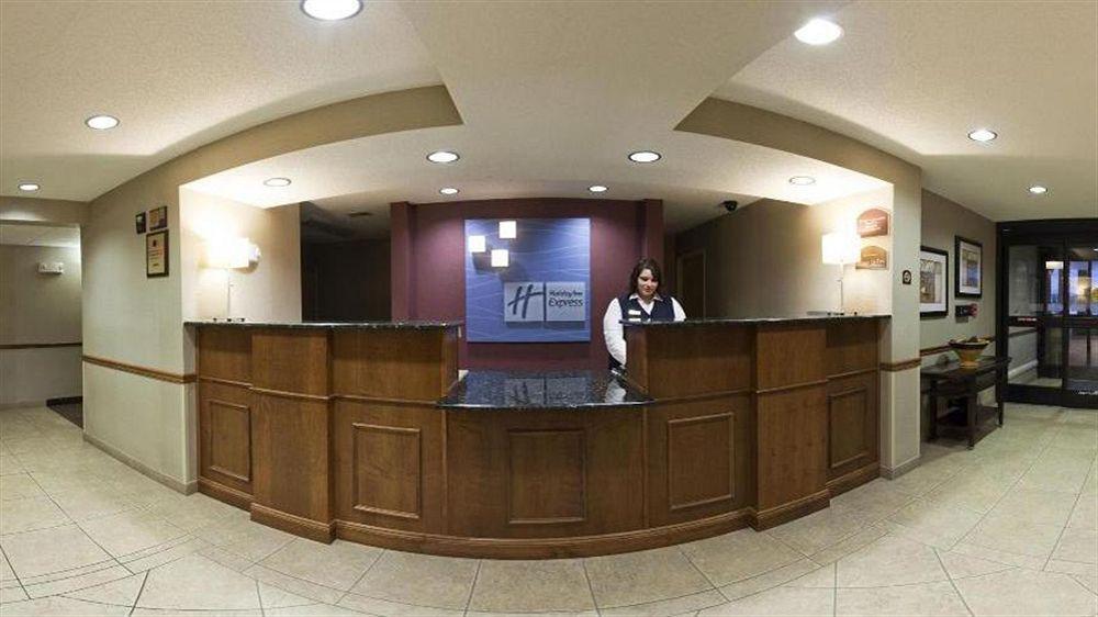 Holiday Inn Express Warrenton, An Ihg Hotel Экстерьер фото