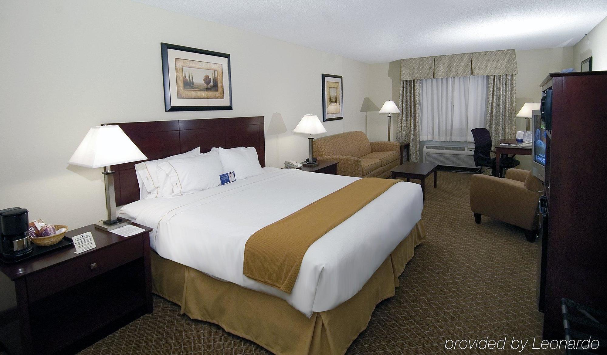 Holiday Inn Express Warrenton By Ihg Номер фото