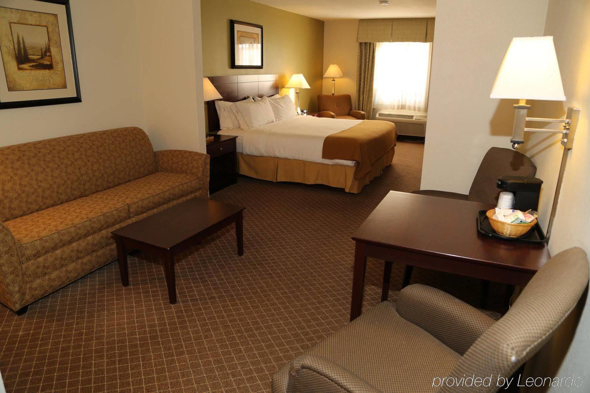 Holiday Inn Express Warrenton By Ihg Экстерьер фото