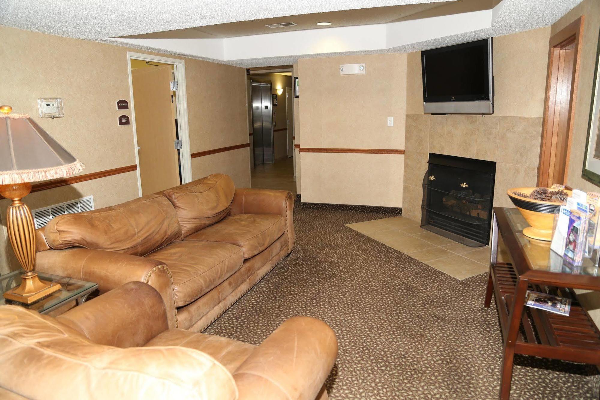 Holiday Inn Express Warrenton By Ihg Экстерьер фото