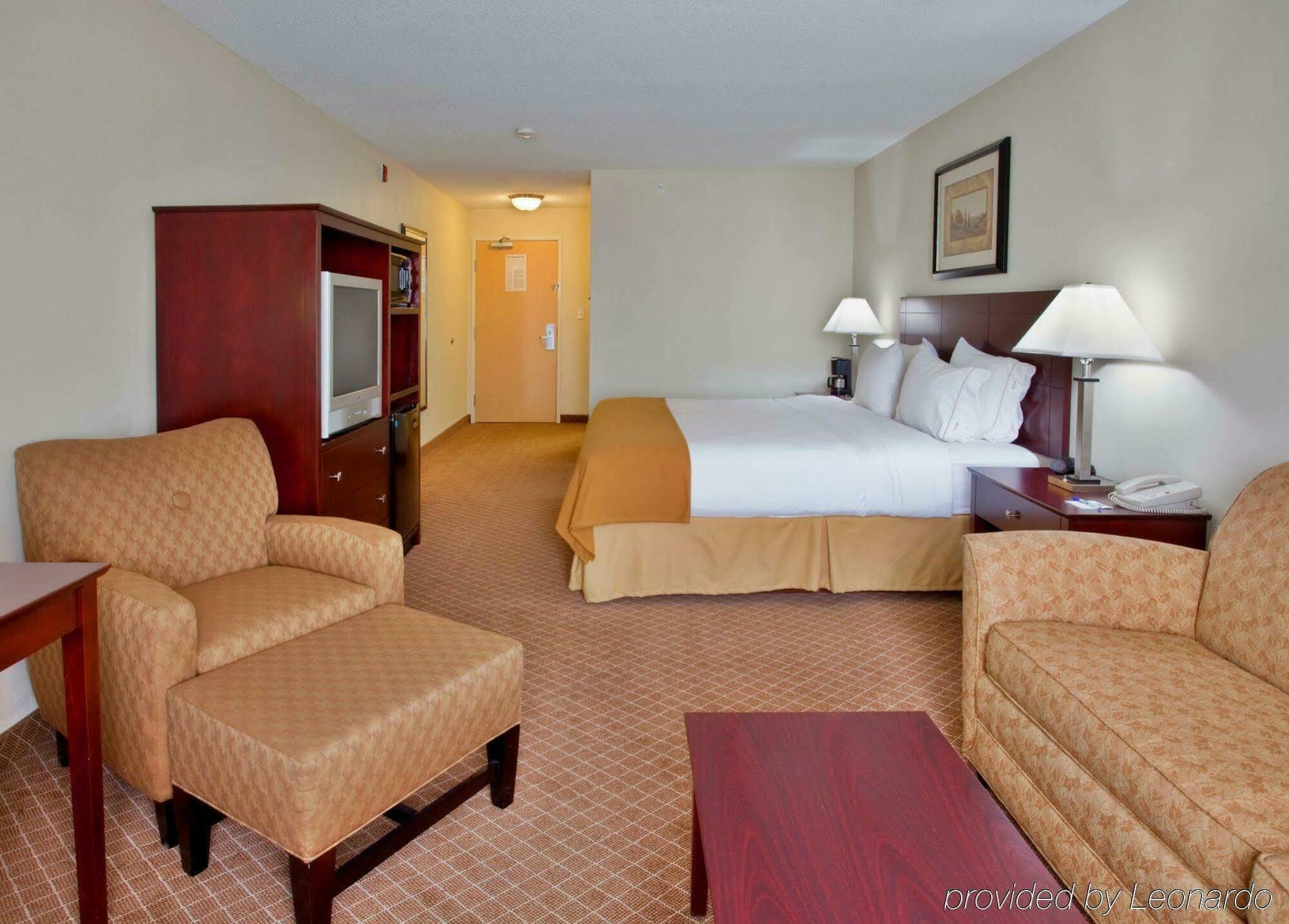 Holiday Inn Express Warrenton By Ihg Экстерьер фото